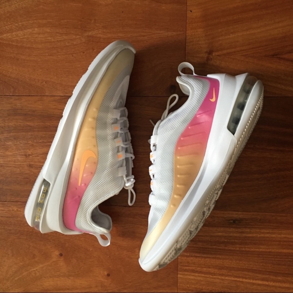 Nike’s worn a few times to the gym Good condition